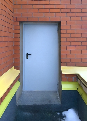 Уличная дверь EI 60
